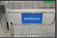 Barrera eléctrica de acero inoxidable profesional personalizada con control seguro para supermercado